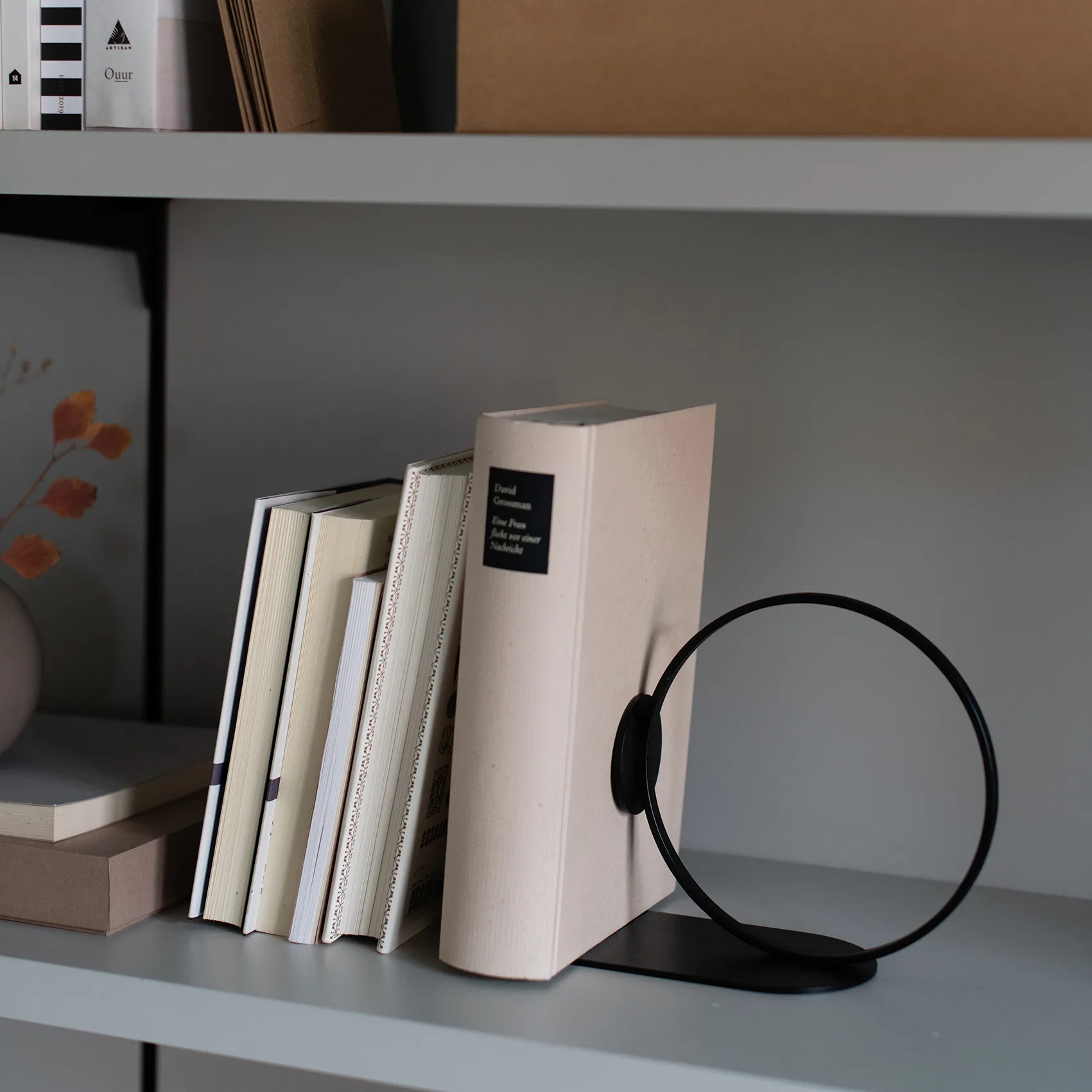 Book Ring bokstöd 15 cm, Svart Cooee Design