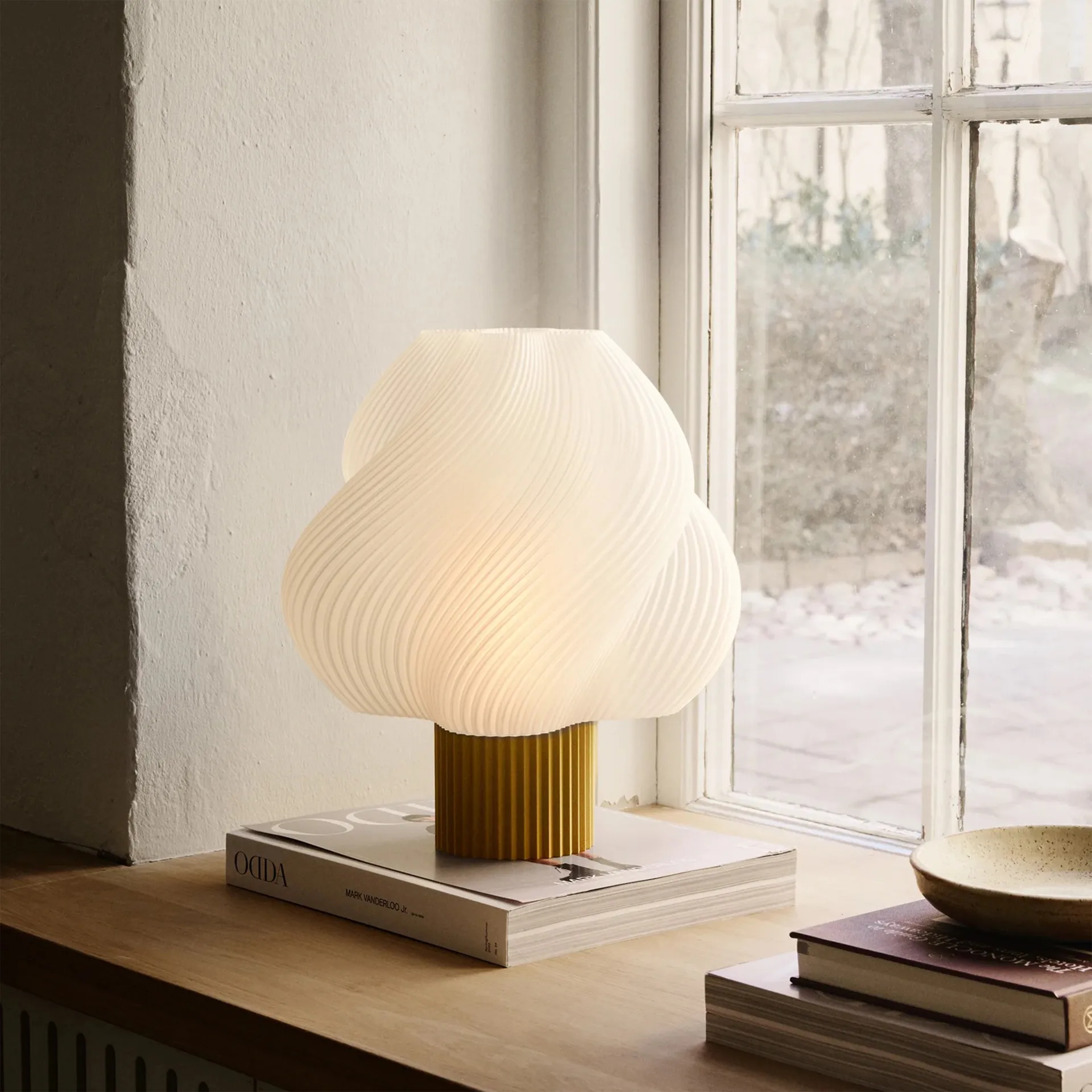 Soft Serve bordslampa, Cloudberry, Grande, 34 cm Crème Atelier