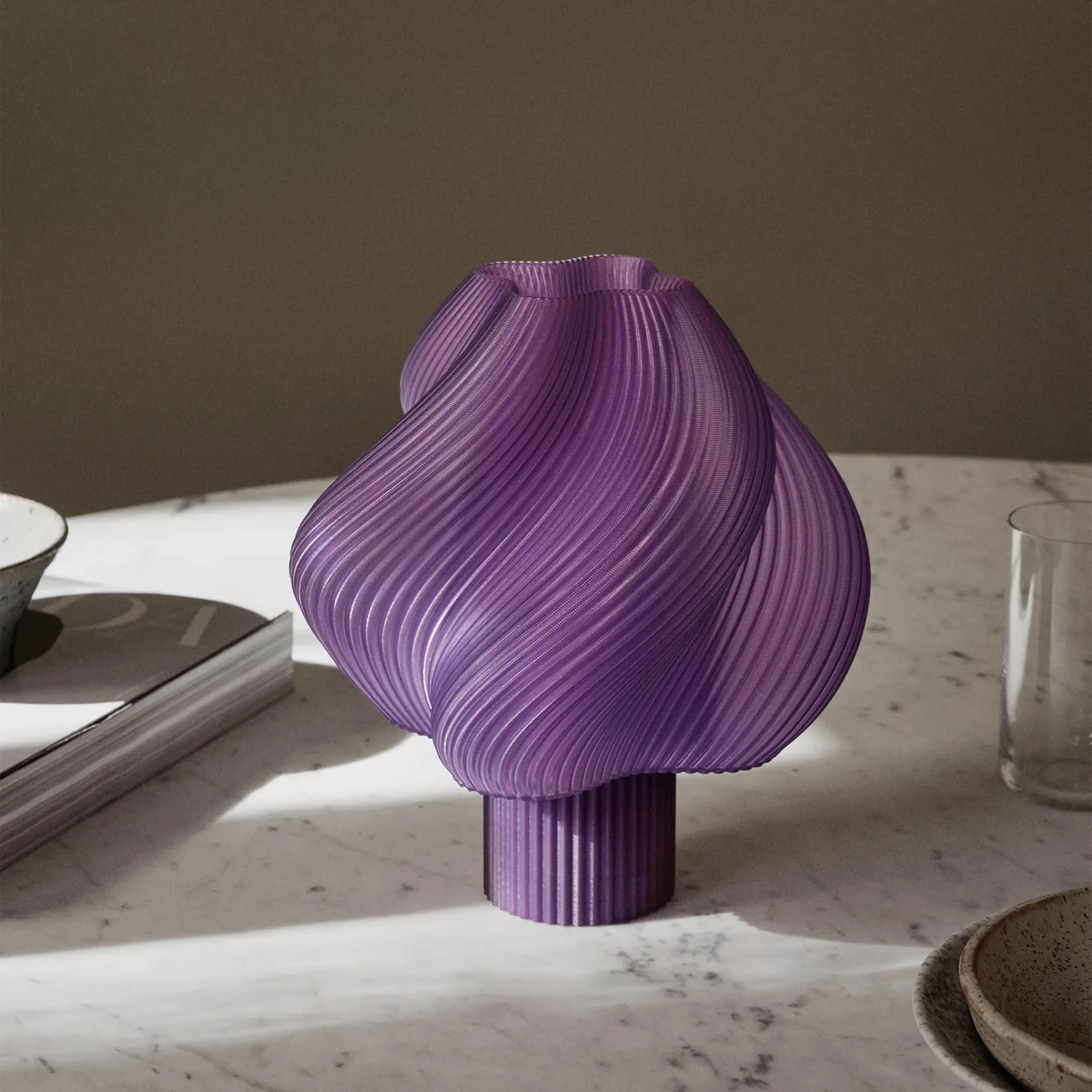 Soft Serve portabel bordslampa, Lavender sorbet, 23 cm Crème Atelier