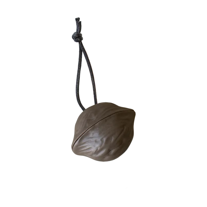 Hanging walnut julgranshänge - Dust - DBKD