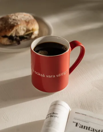 Astrid Lindgren mugg, den som är väldigt stark - Svensk text - Design House Stockholm