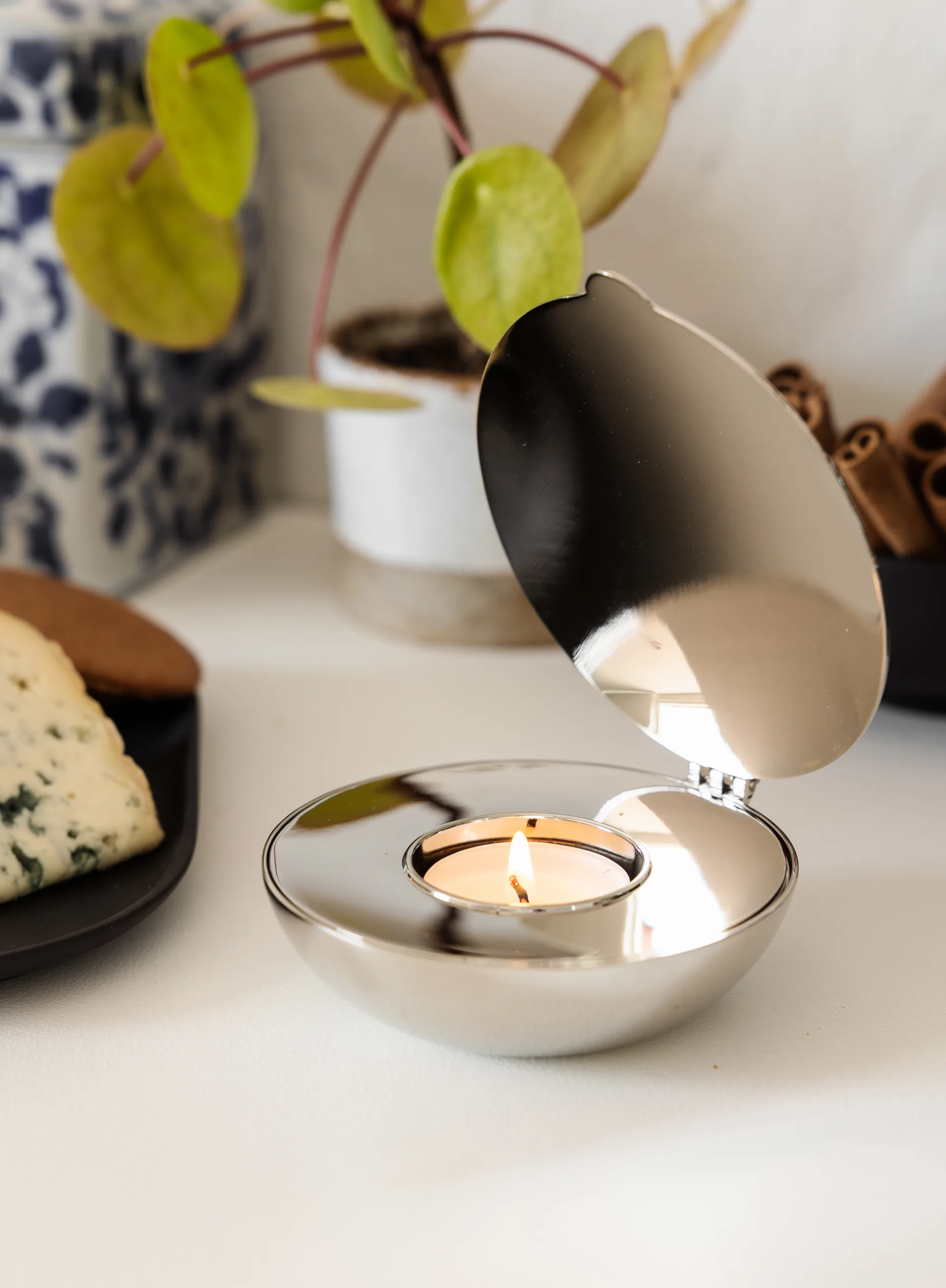 Shell ljuslykta, nickel Design House Stockholm