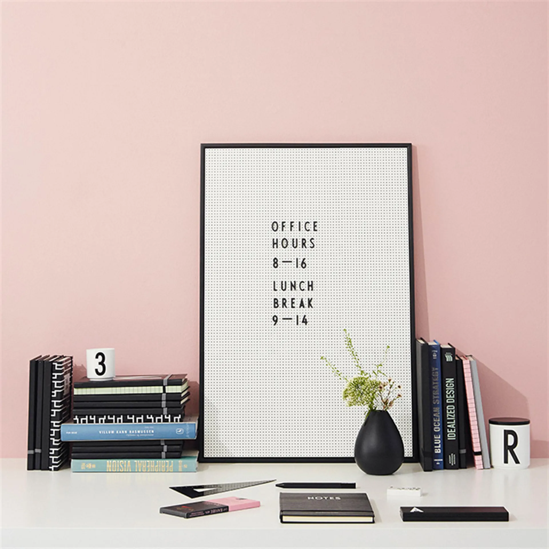 Design Letters bokstavstavla A2, Grå Design Letters