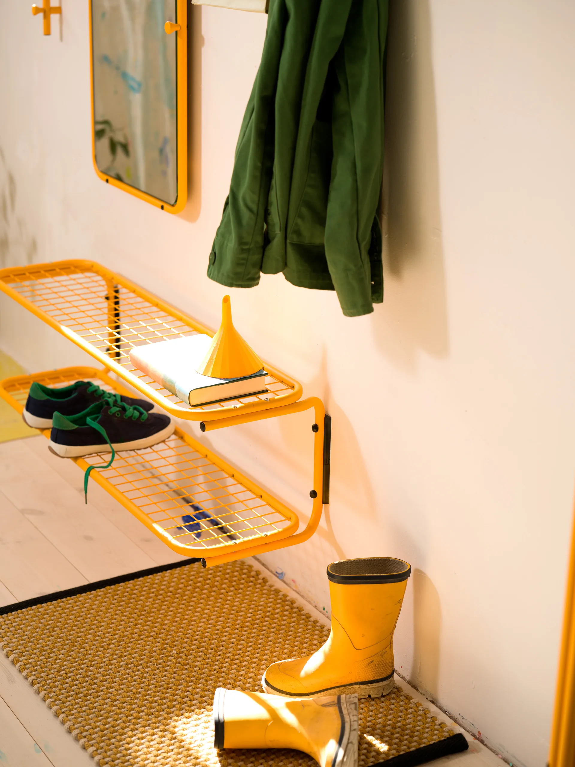 Classic skohylla 80 cm, Sun yellow Essem Design