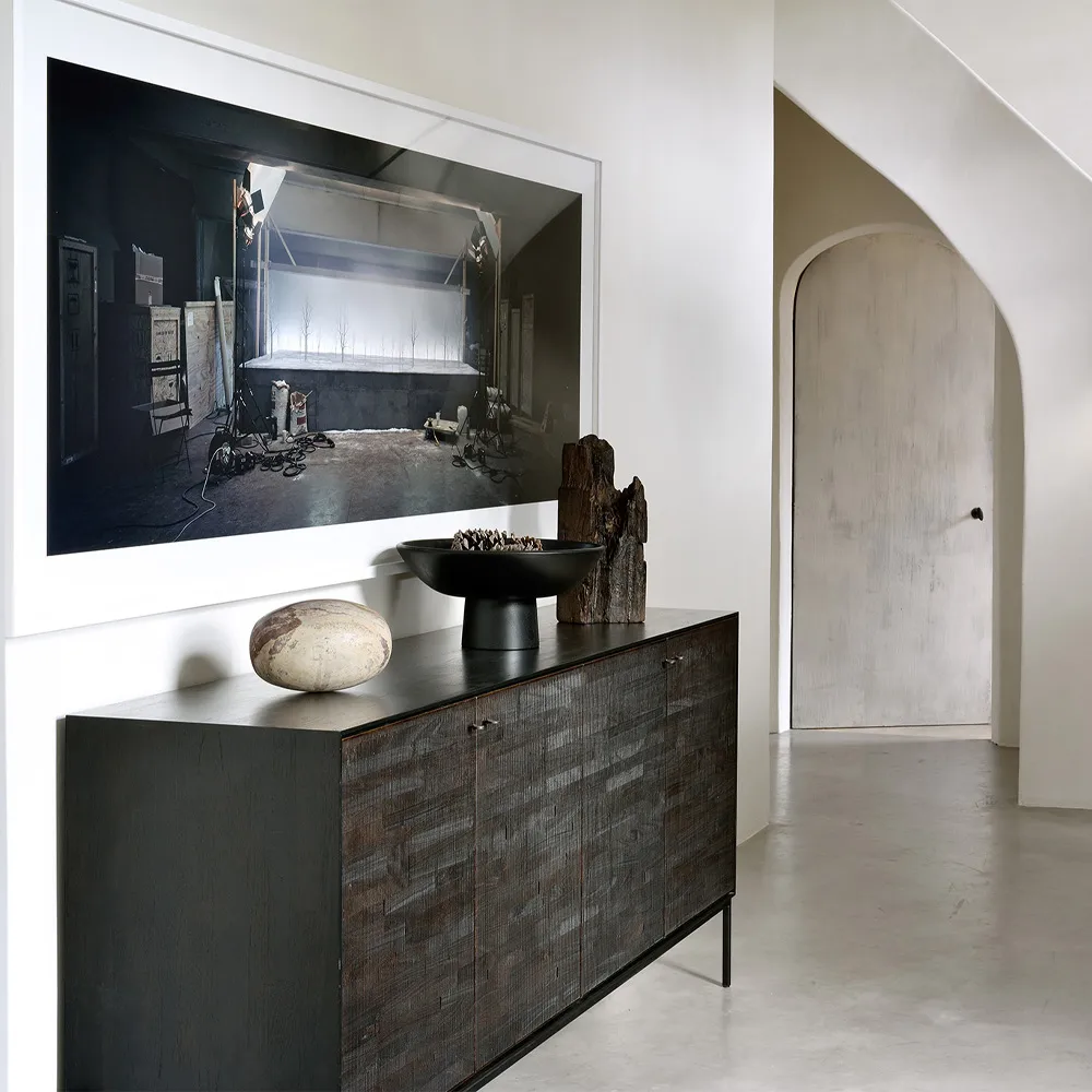 Grooves sideboard, Black 4 dörrar Ethnicraft