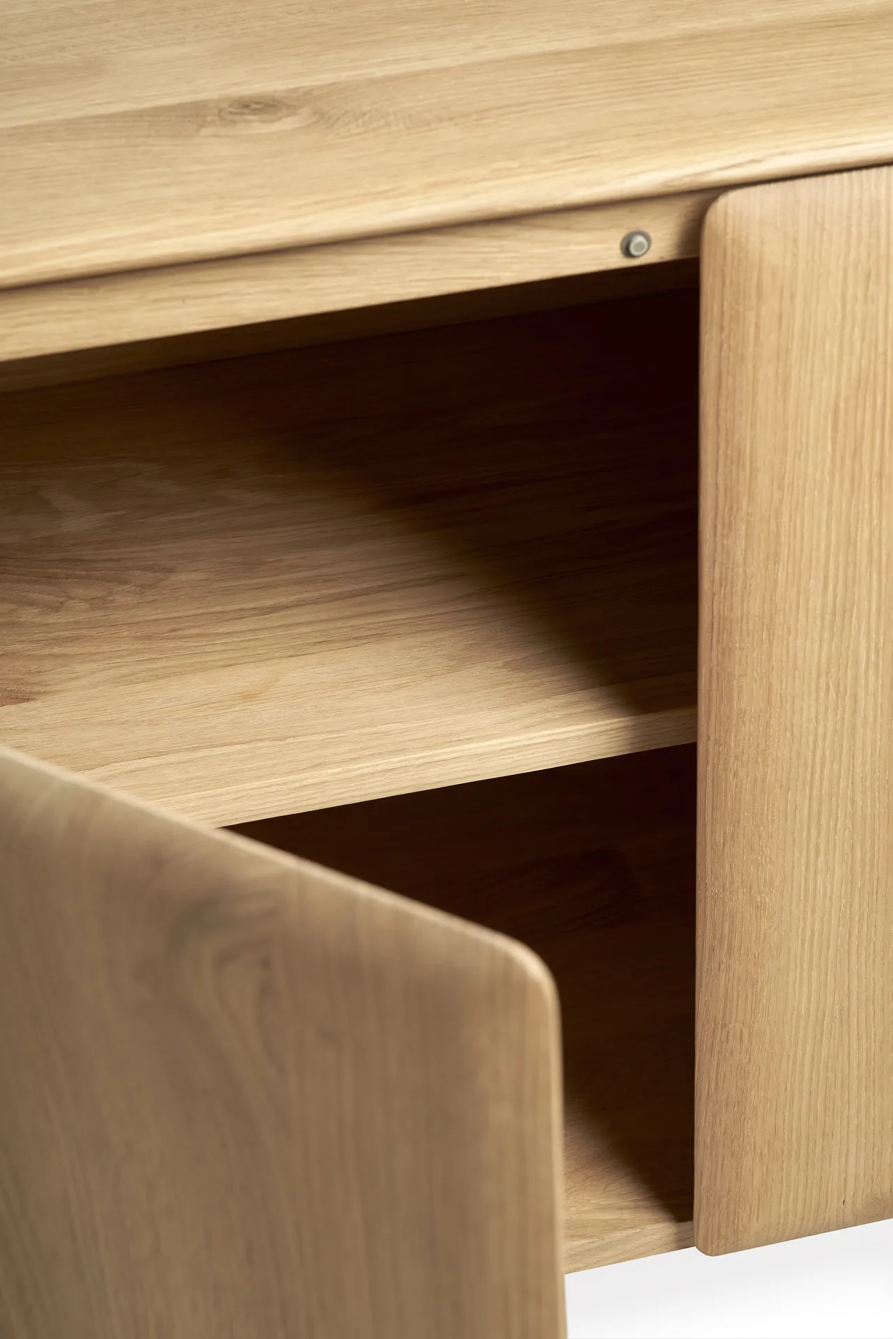 PI Sideboard, Ek, 3 dörrar Ethnicraft