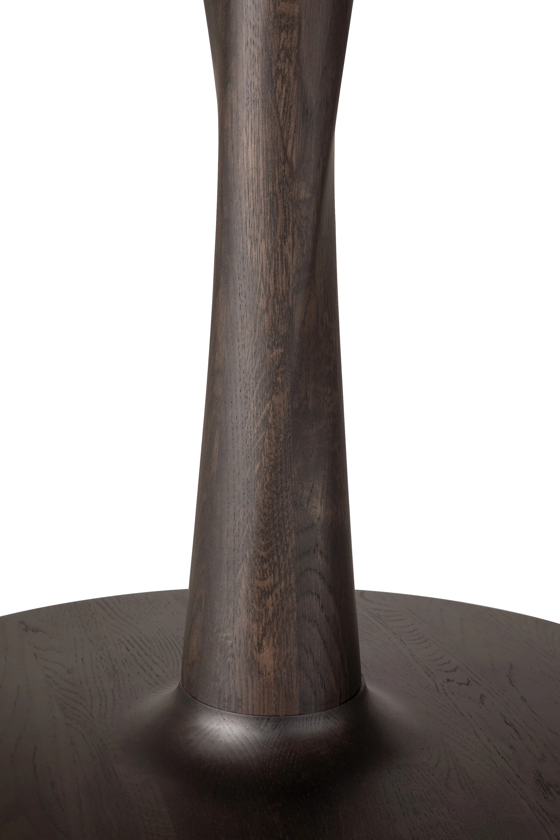 Torsion matbord, Svartlackerad ek, Ø70x69 cm Ethnicraft