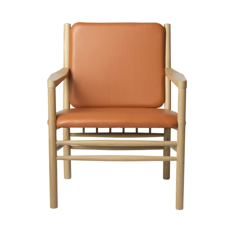 J147 fåtölj, Oak nature lacquered-cognac leather FDB Møbler