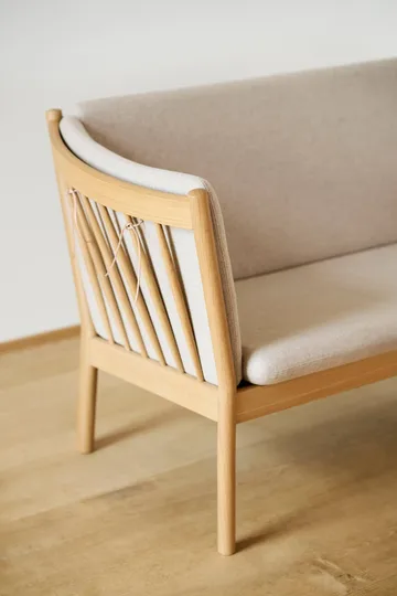 J149 soffa - Tyg röd-lackerad ek, 3-sits - FDB Møbler