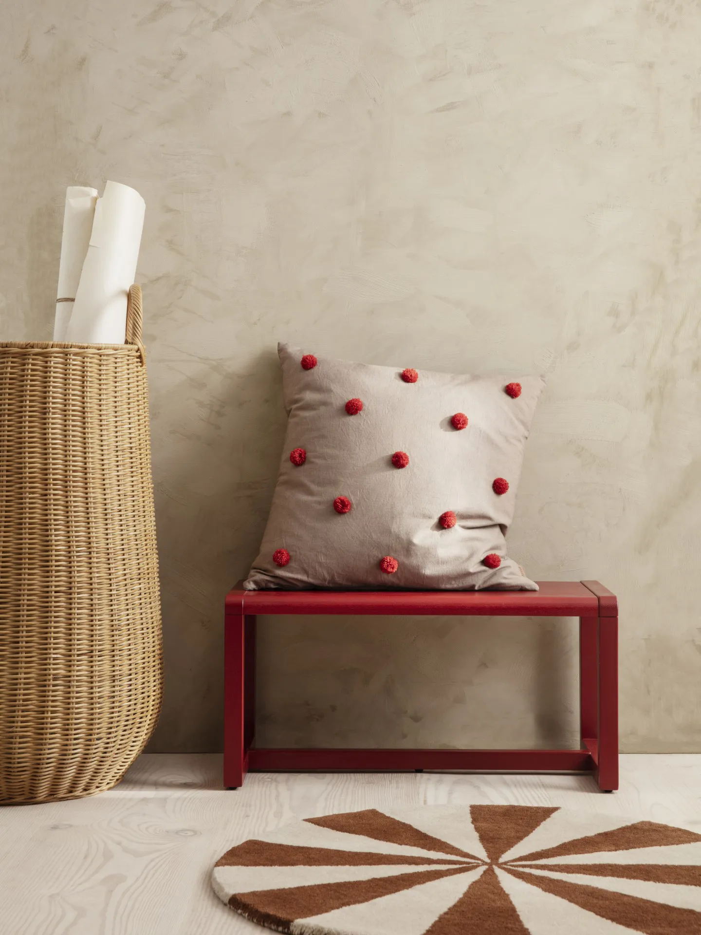 Arch handtuftad matta Ø70 cm, Dark brick-Off white Ferm Living