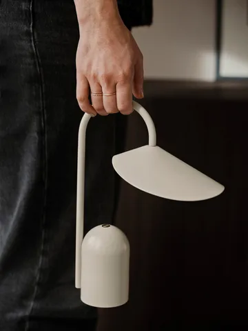 Arum portabel lampa - Cashmere - Ferm Living