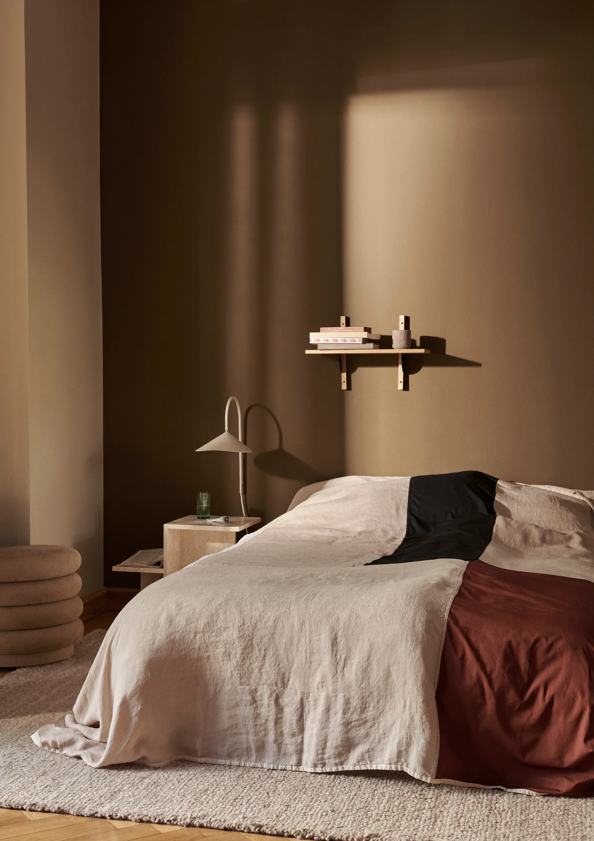 Arum swivel vägglampa, Cashmere Ferm Living