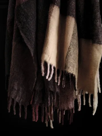 Blur mohair pläd - Dark chocolate-oxide red, 130x170 cm - Ferm Living