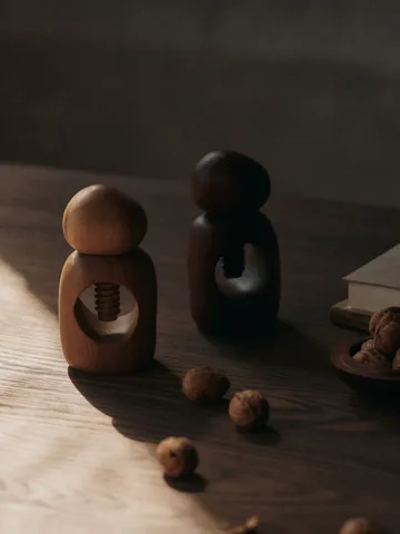 Cairn nötknäckare - Oak - Ferm Living