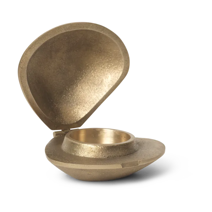 Clam ljuslykta - Brass - Ferm Living