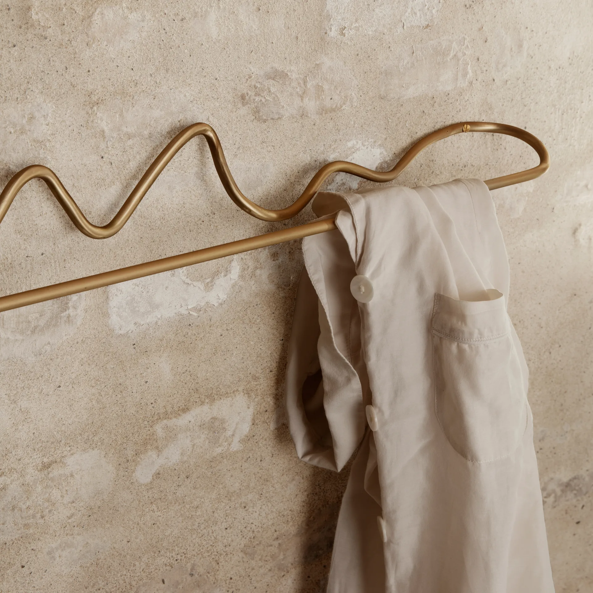 Curvature handdukshängare, Mässing Ferm Living