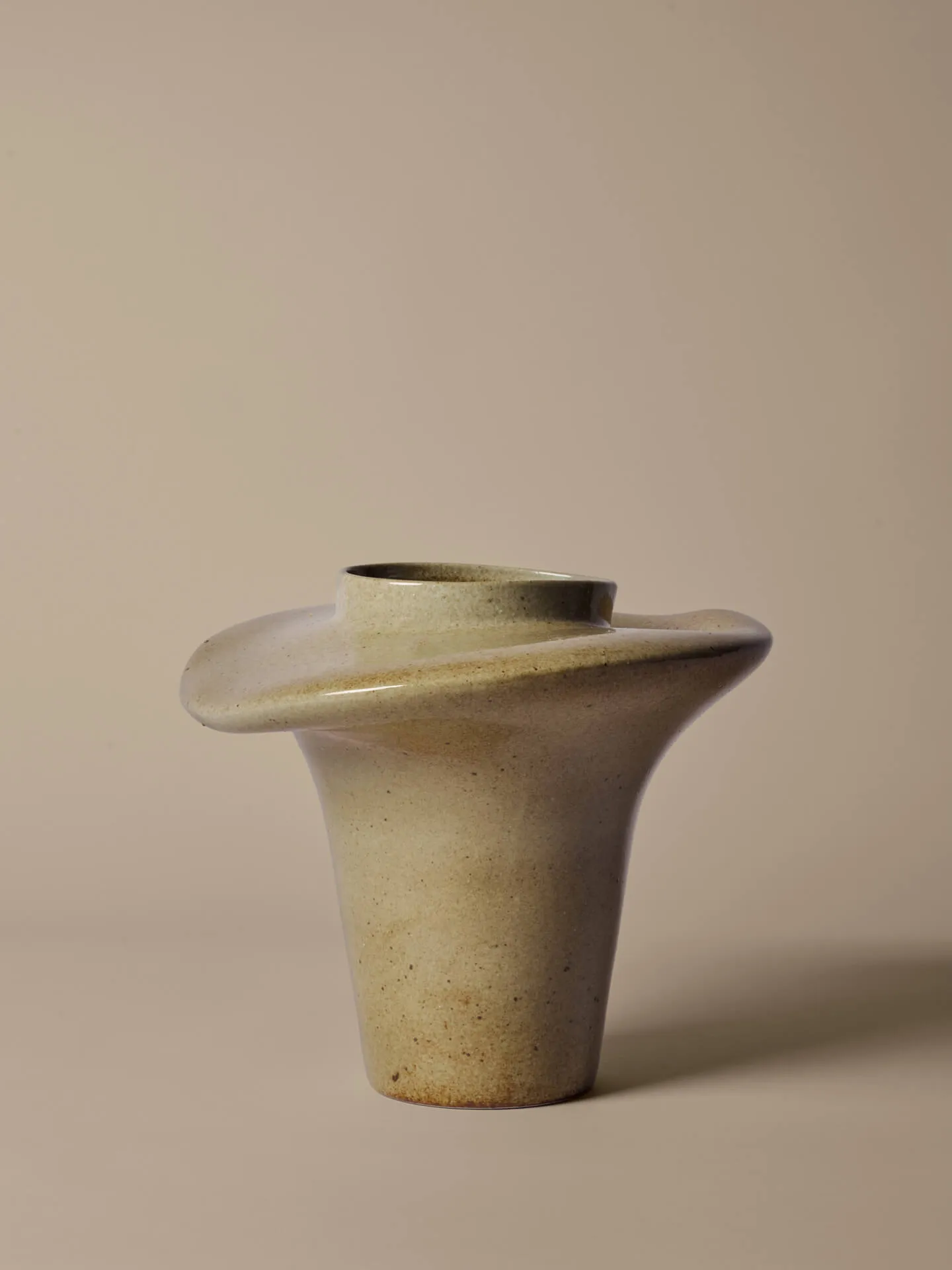 Evio vas, Elm green, Ø35x53 cm Ferm Living