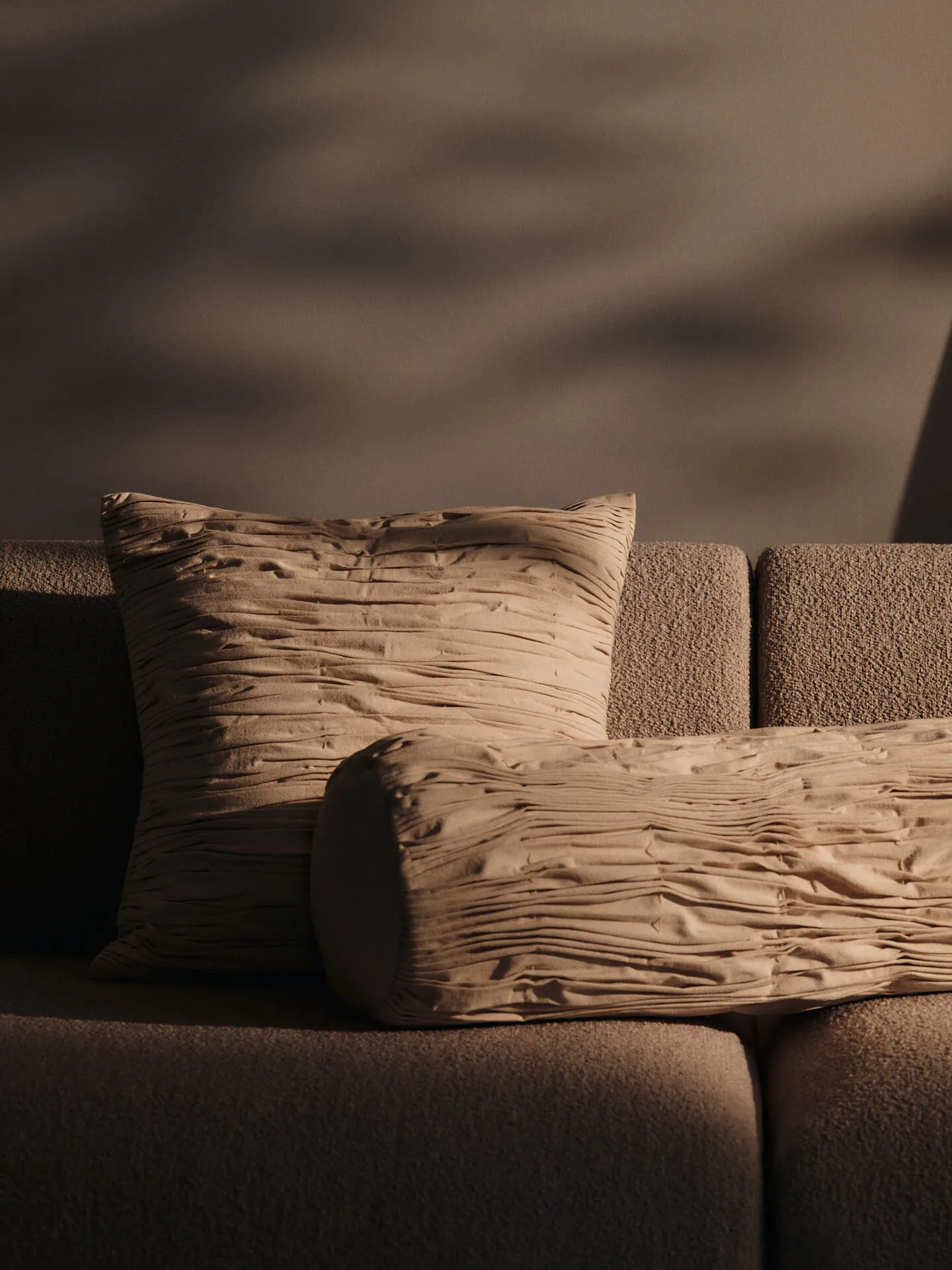 Falda smocked bolster cylinderkudde, Undyed Ferm Living