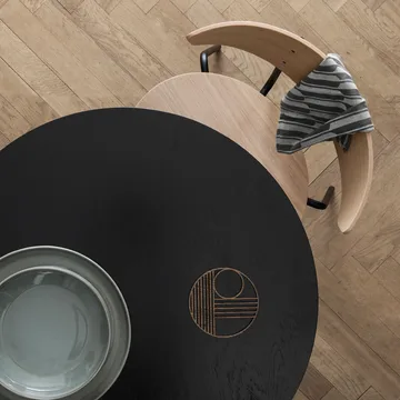 Herman Stol - Valnöt, svart stålstativ - Ferm Living