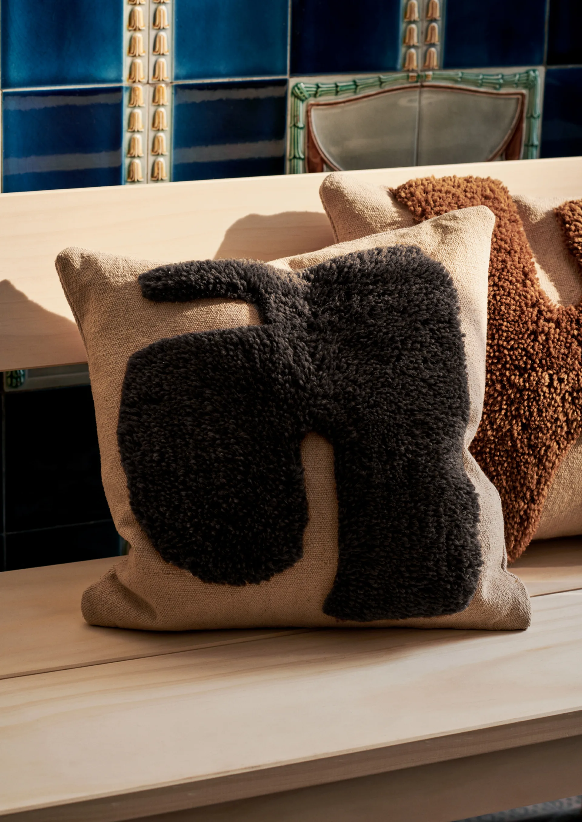 Lay kudde 50x50 cm, Sand / Dark Brown Ferm Living