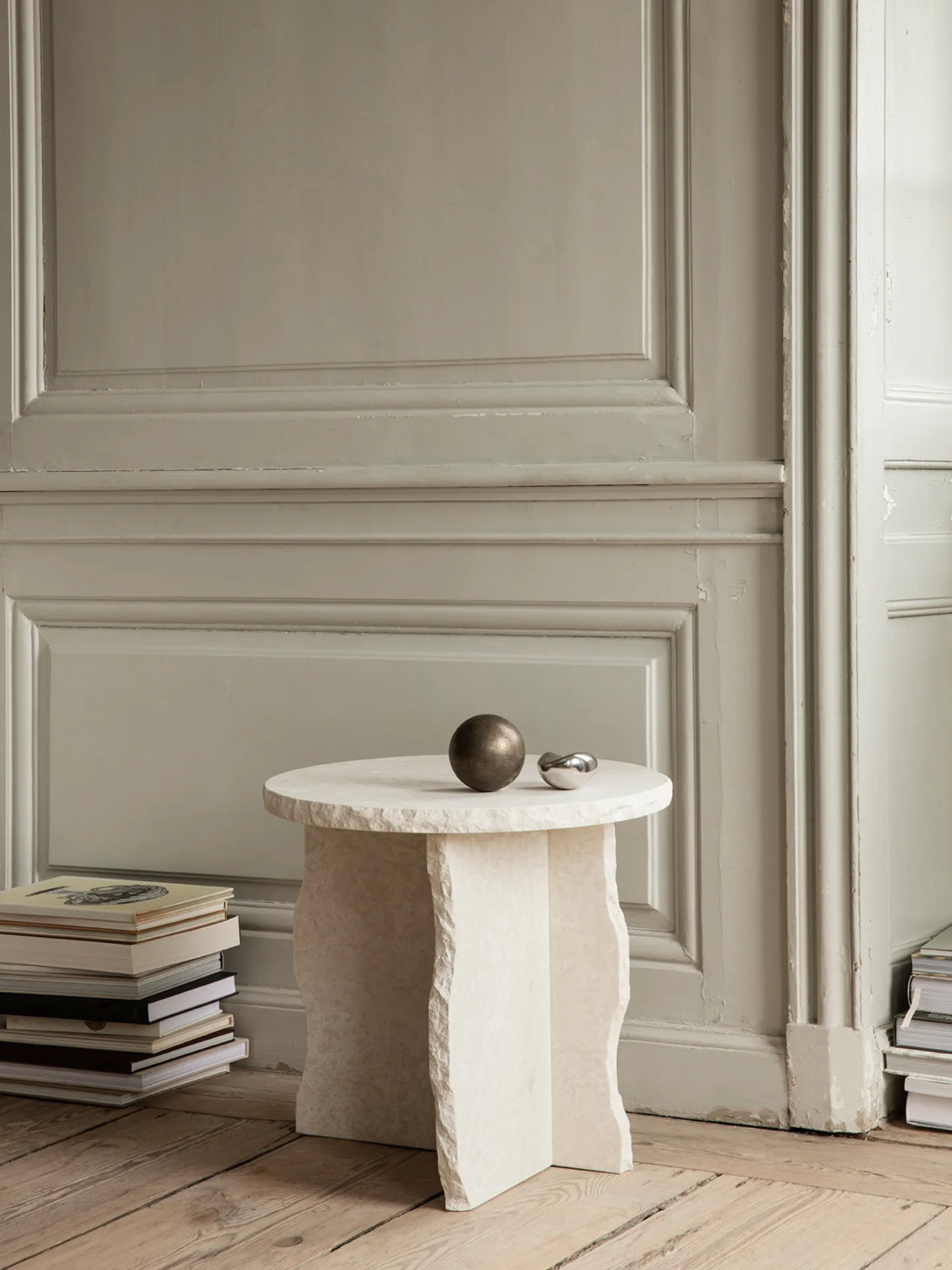 Mineral Sculptural bord Ø52 cm, Bianco Curia Ferm Living