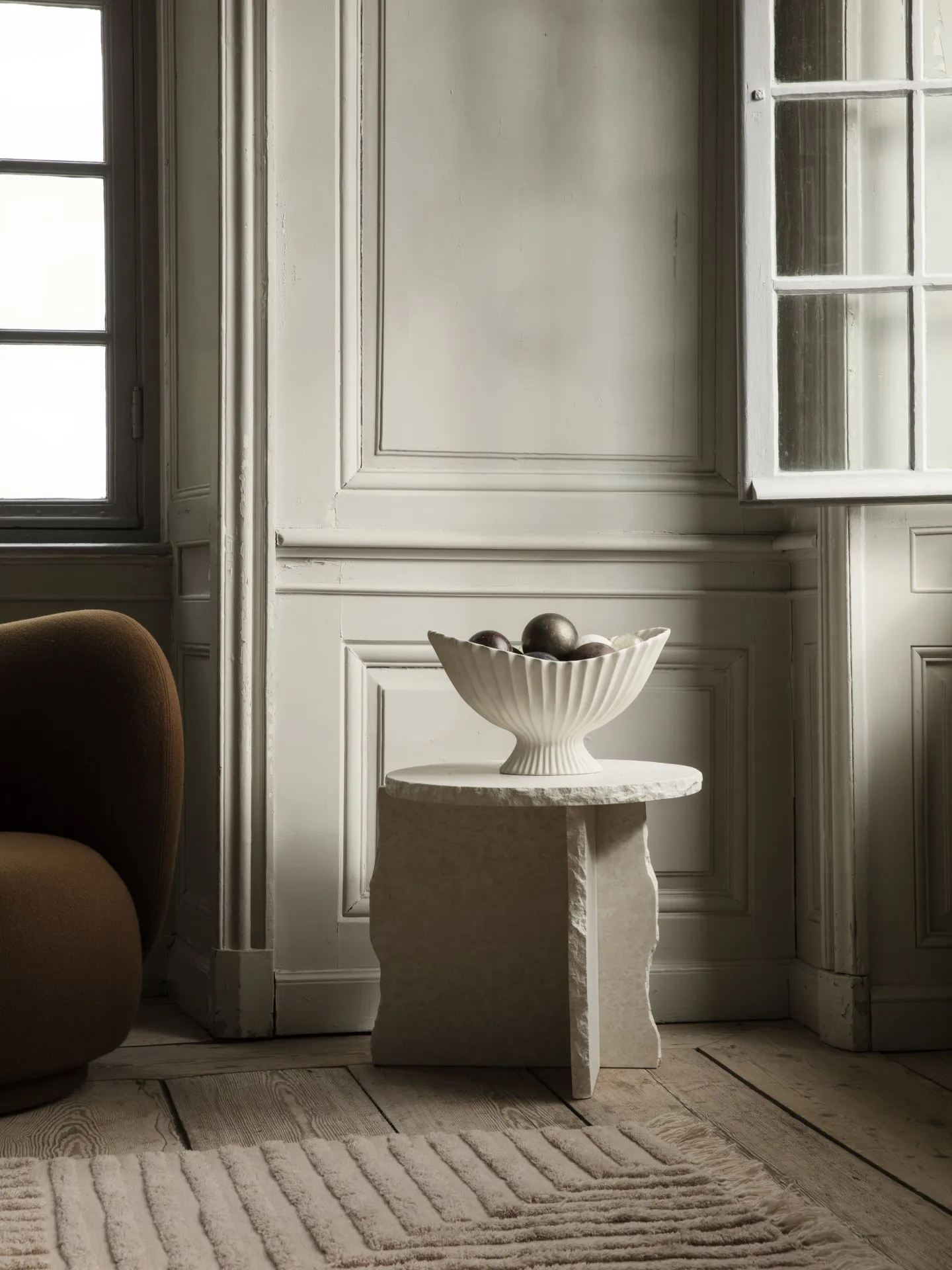 Mineral Sculptural bord Ø52 cm, Bianco Curia Ferm Living