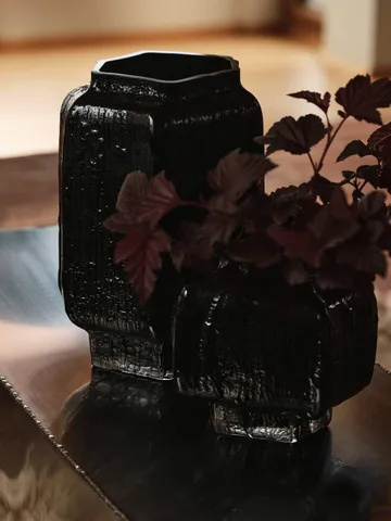 Mokuri vas - Black, 15 cm - Ferm Living