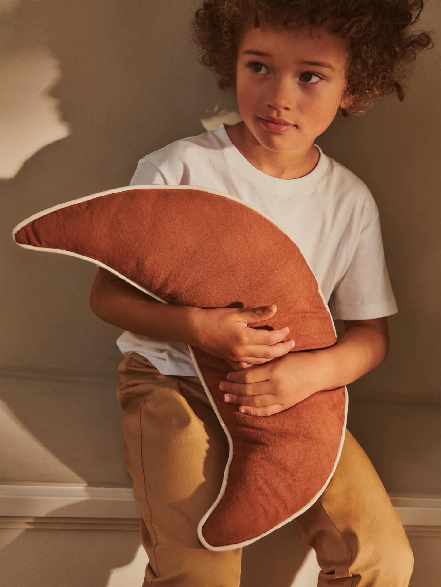 Moon kudde, Brown clay, 31x8x47 cm Ferm Living