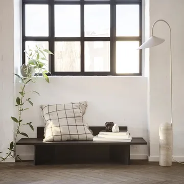 Oblique bänk - oak black oiled - Ferm Living