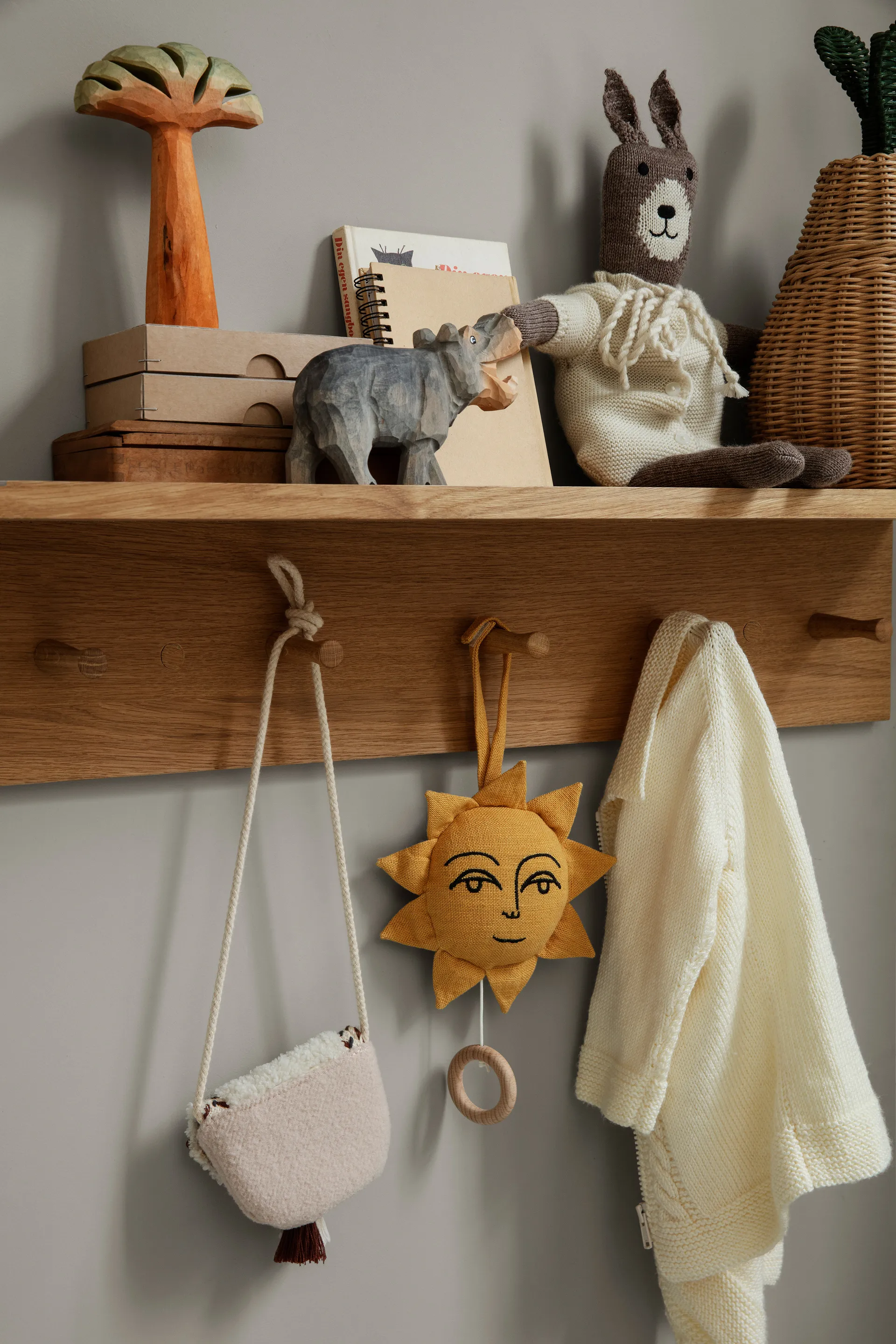 Place Rack knopplist hylla ek, Large Ferm Living