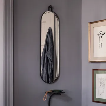Poise oval spegel - svart - Ferm Living
