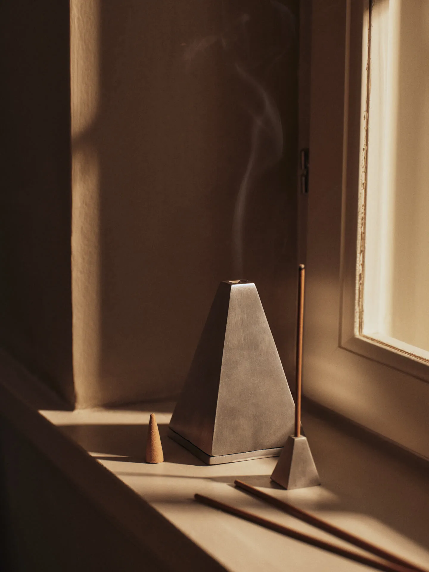 Pyra rökelsebrännare konformad, Borstad aluminium Ferm Living