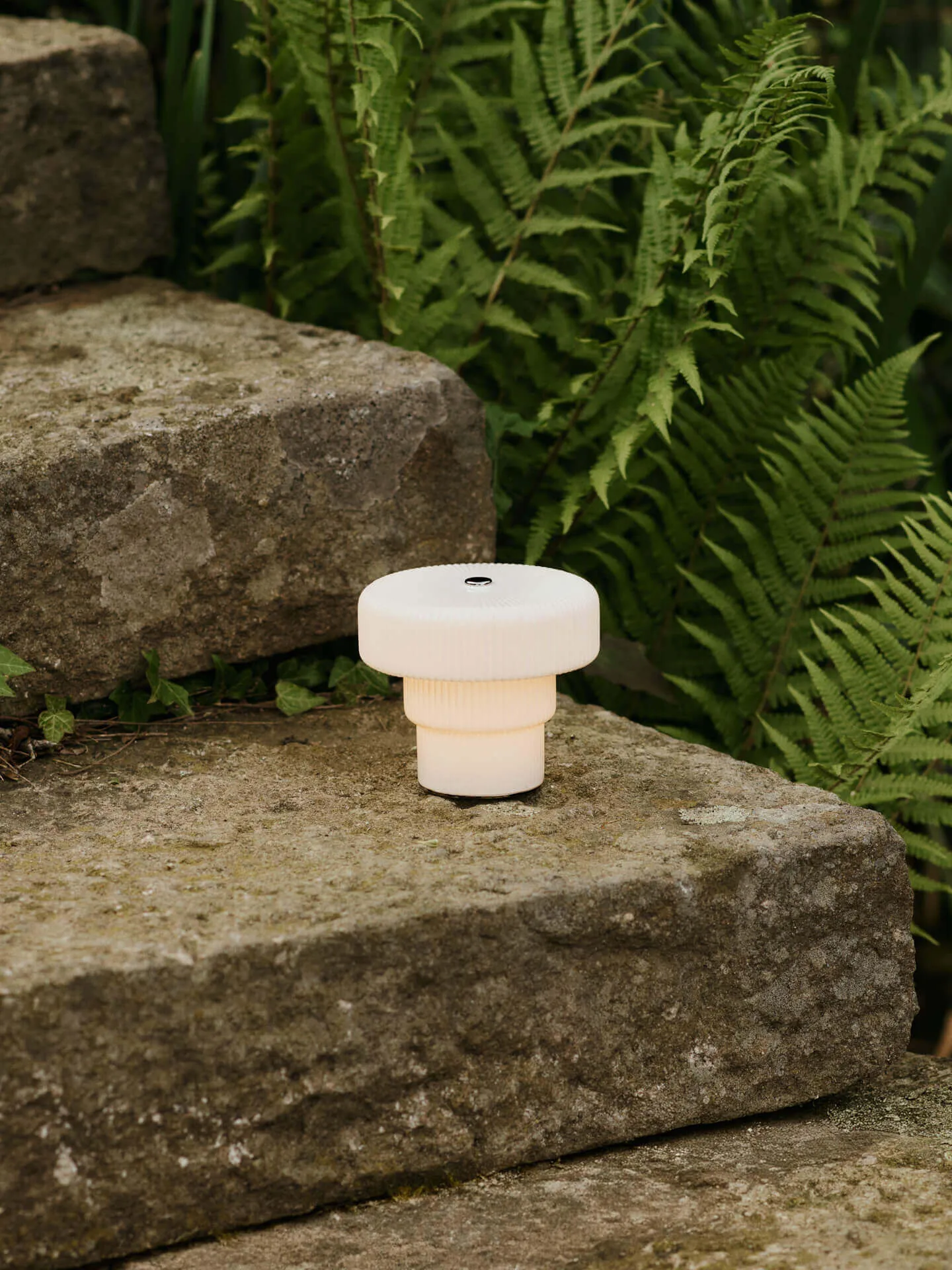 Ripple portabel bordslampa, White, 10 cm Ferm Living