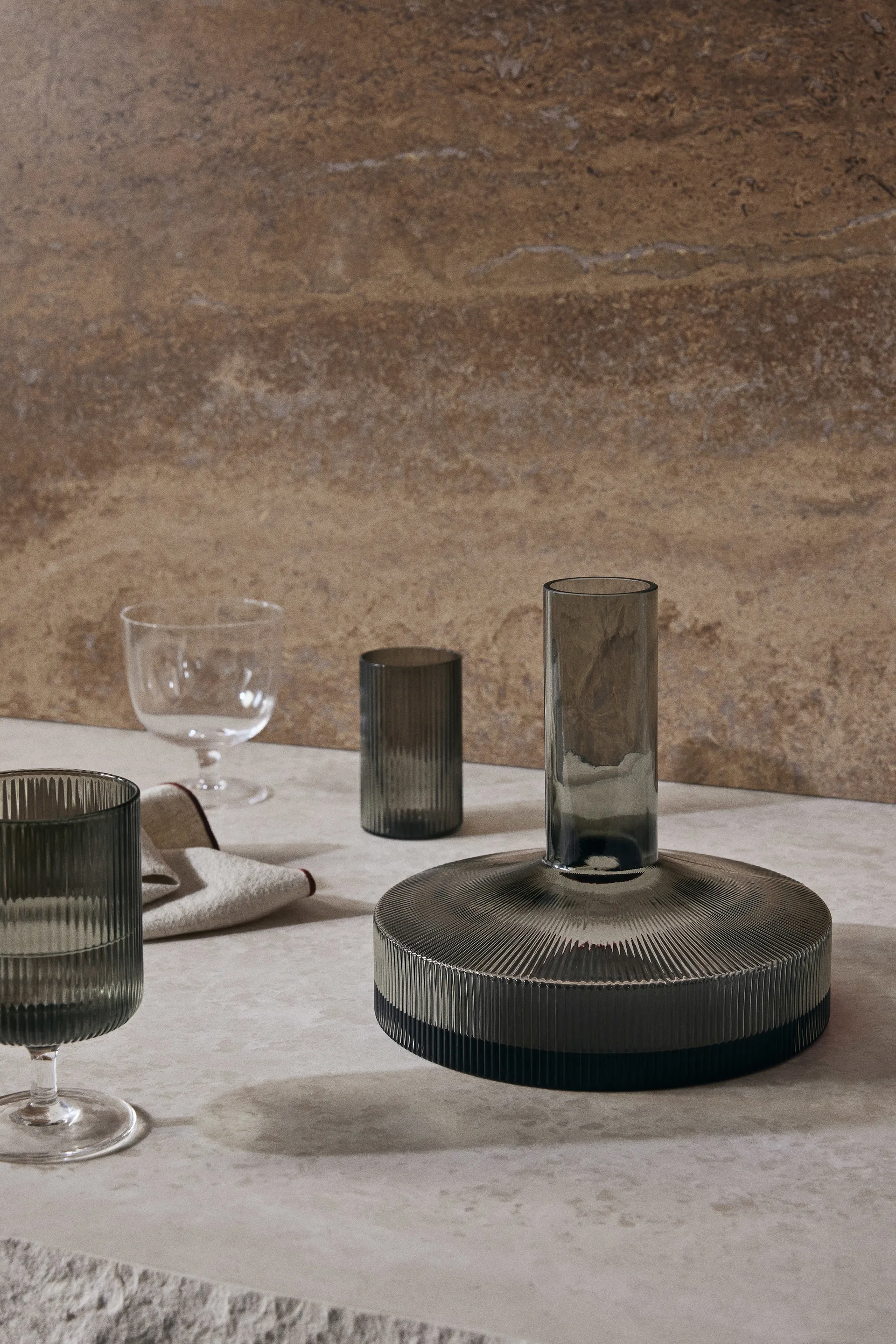 Ripple vinkaraff, Smoked Grey Ferm Living