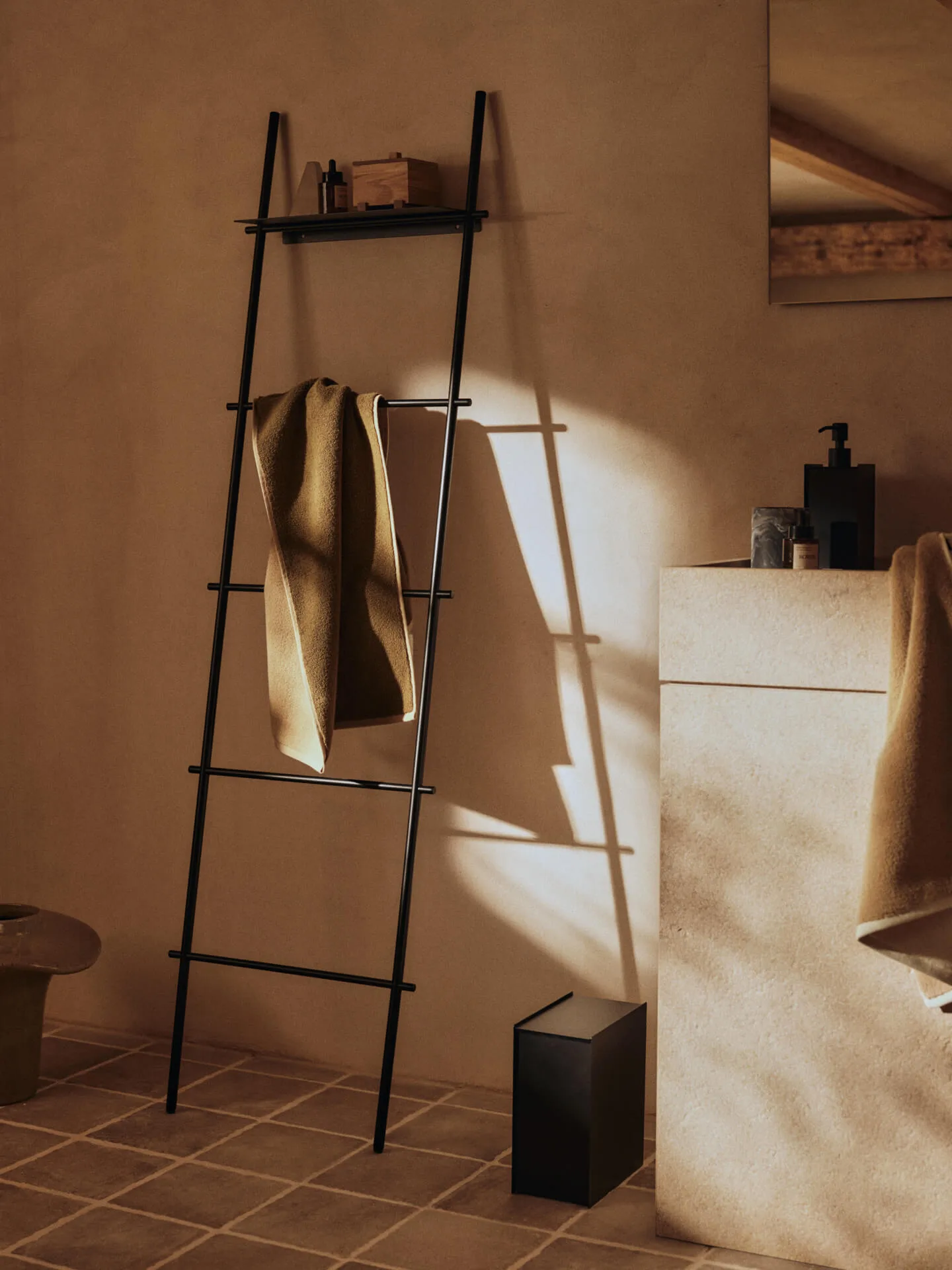 Sama soptunna, Black Ferm Living