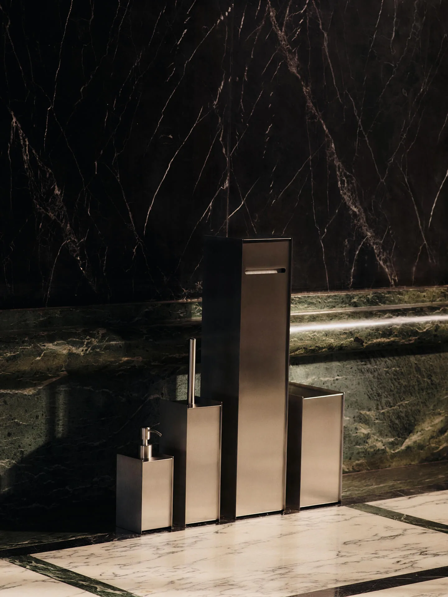 Sama toalettpappershållare, Brushed stainless steel Ferm Living