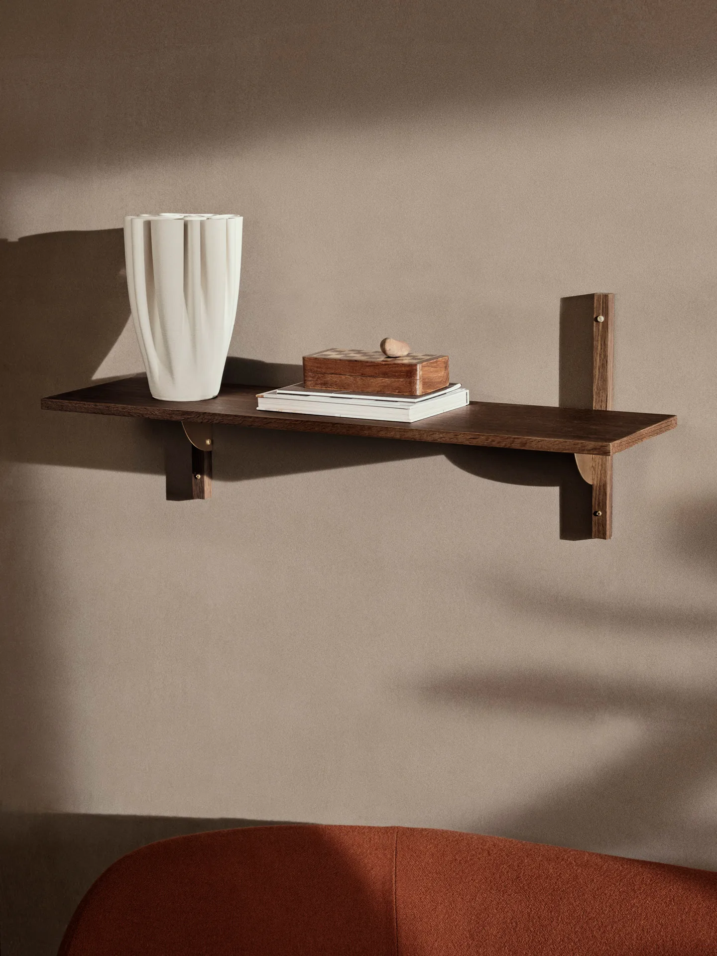 Sector hylla single wide, Smoked Oak, brass Ferm Living