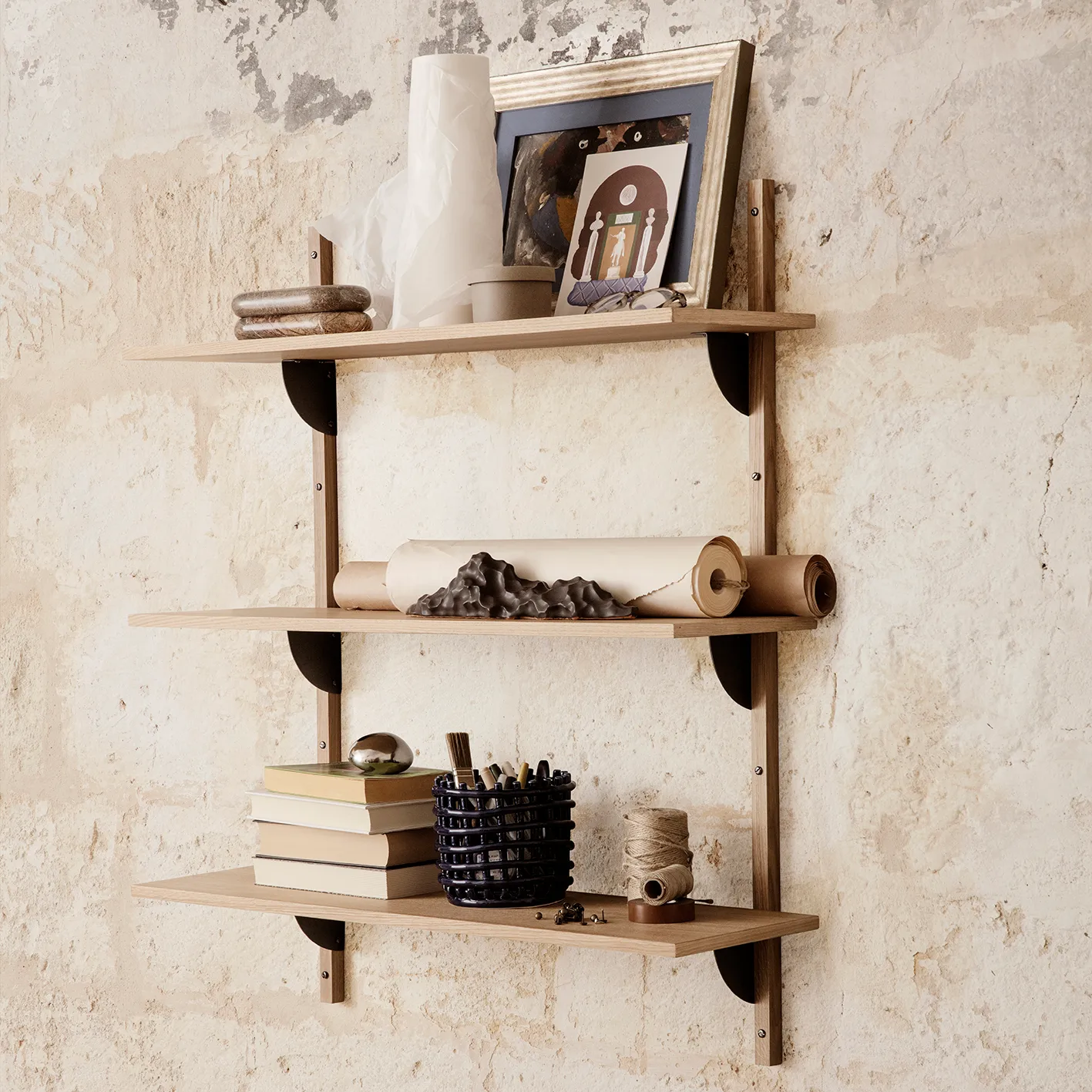 Sector hylla triple wide, Ek-svart Ferm Living