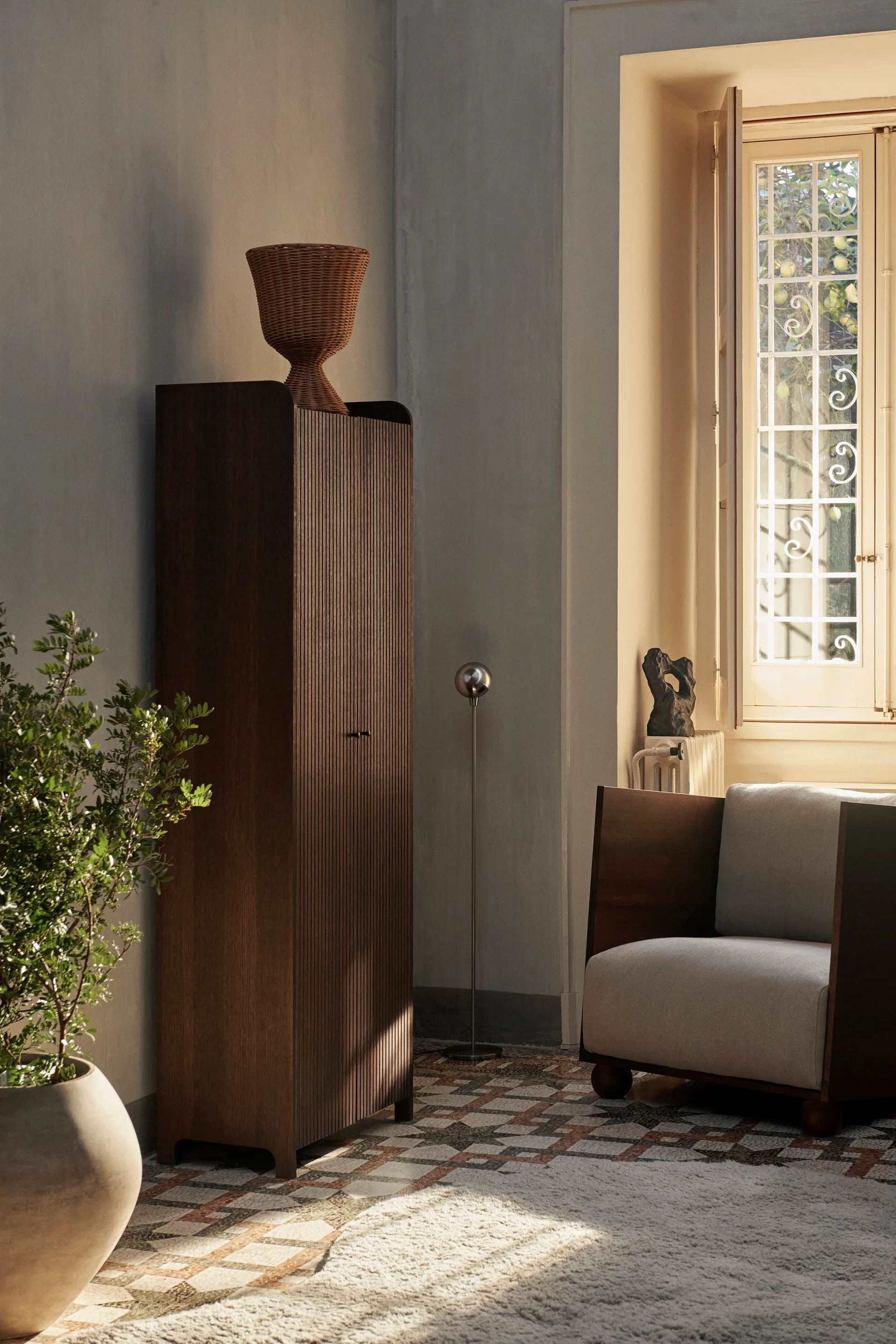 Sill Tall skåp, Dark stained oak Ferm Living