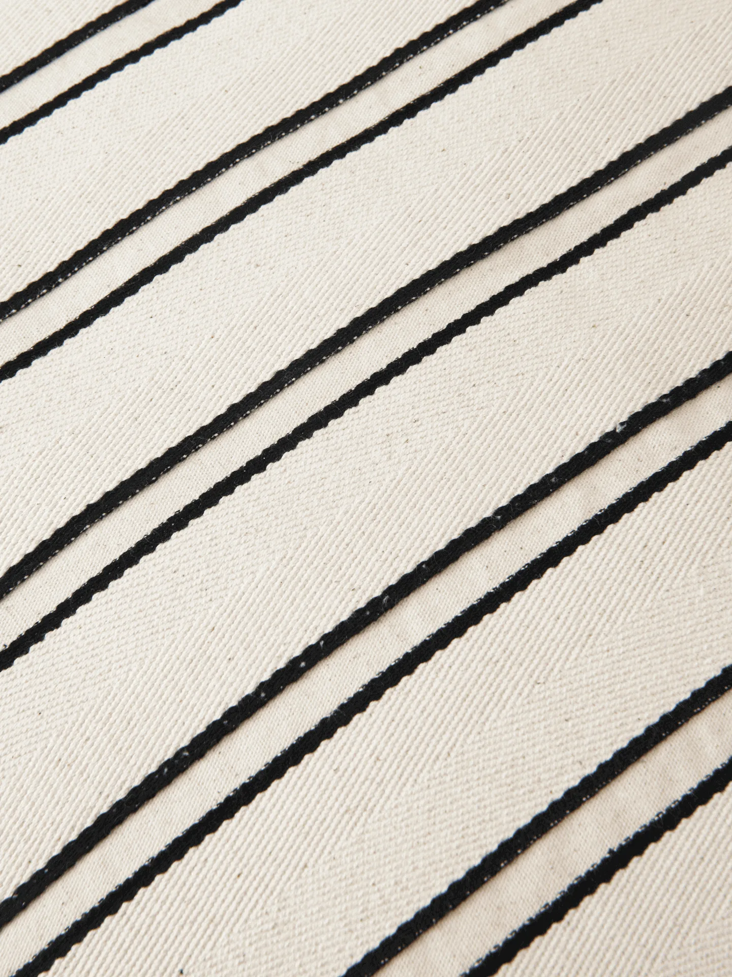 Twill kuddfodral 50x50 cm, Off-white-black Ferm Living