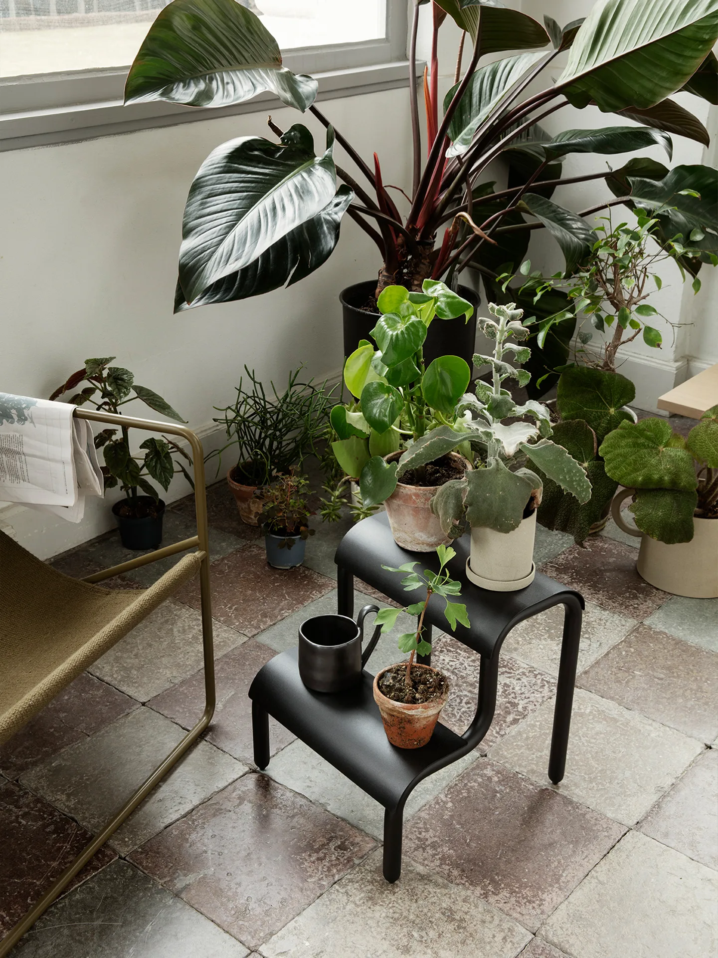 Up stegpall, Black (svart) Ferm Living