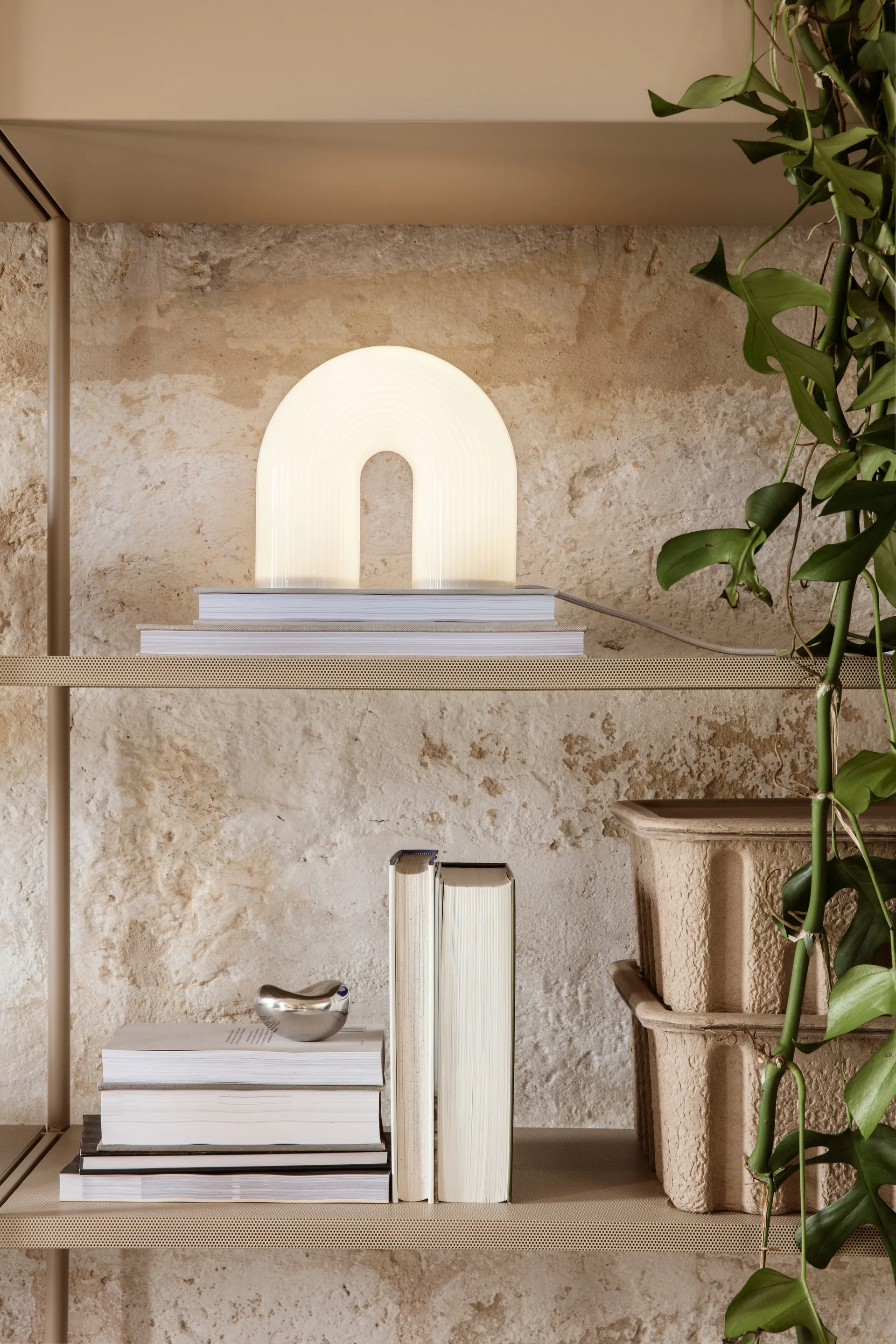 Vuelta bordslampa, Vit Ferm Living