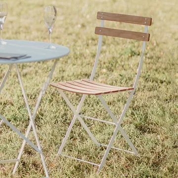 Bistro Natural stol - Cedar green (grön), oljad bok - Fermob