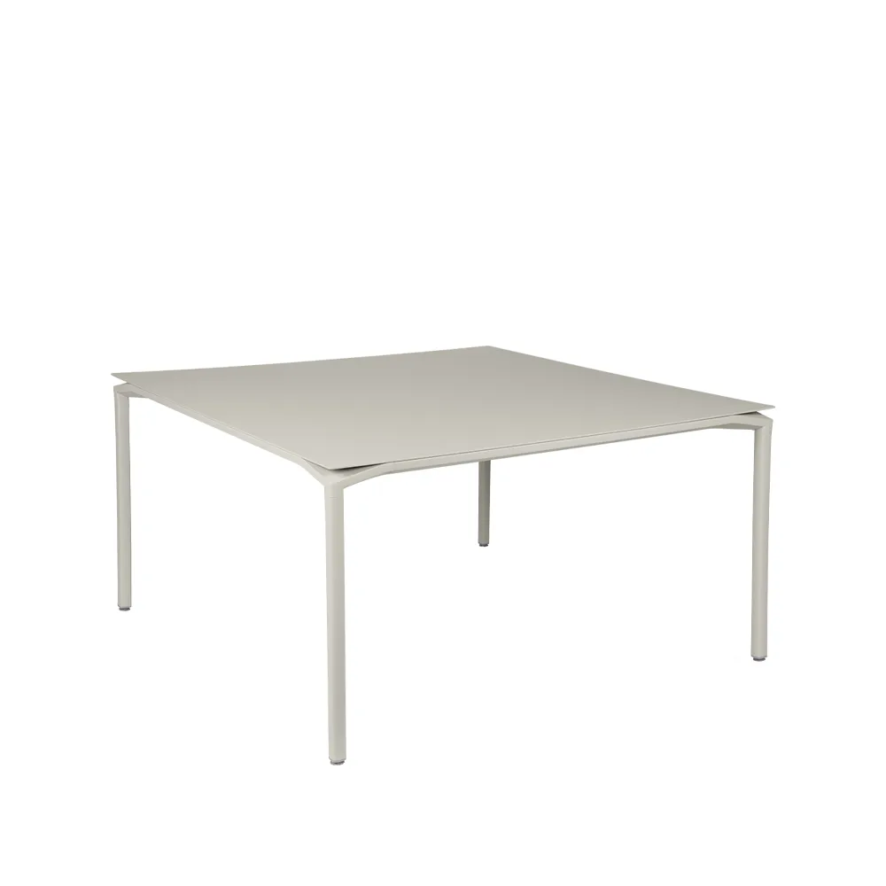 Calvi bord kvadratiskt 140x140 cm, Clay grey (grå) Fermob
