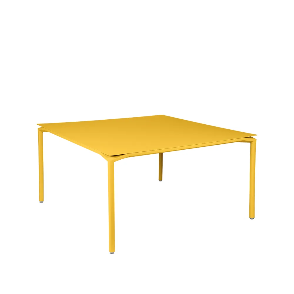 Calvi bord kvadratiskt 140x140 cm, Honey (gul) Fermob