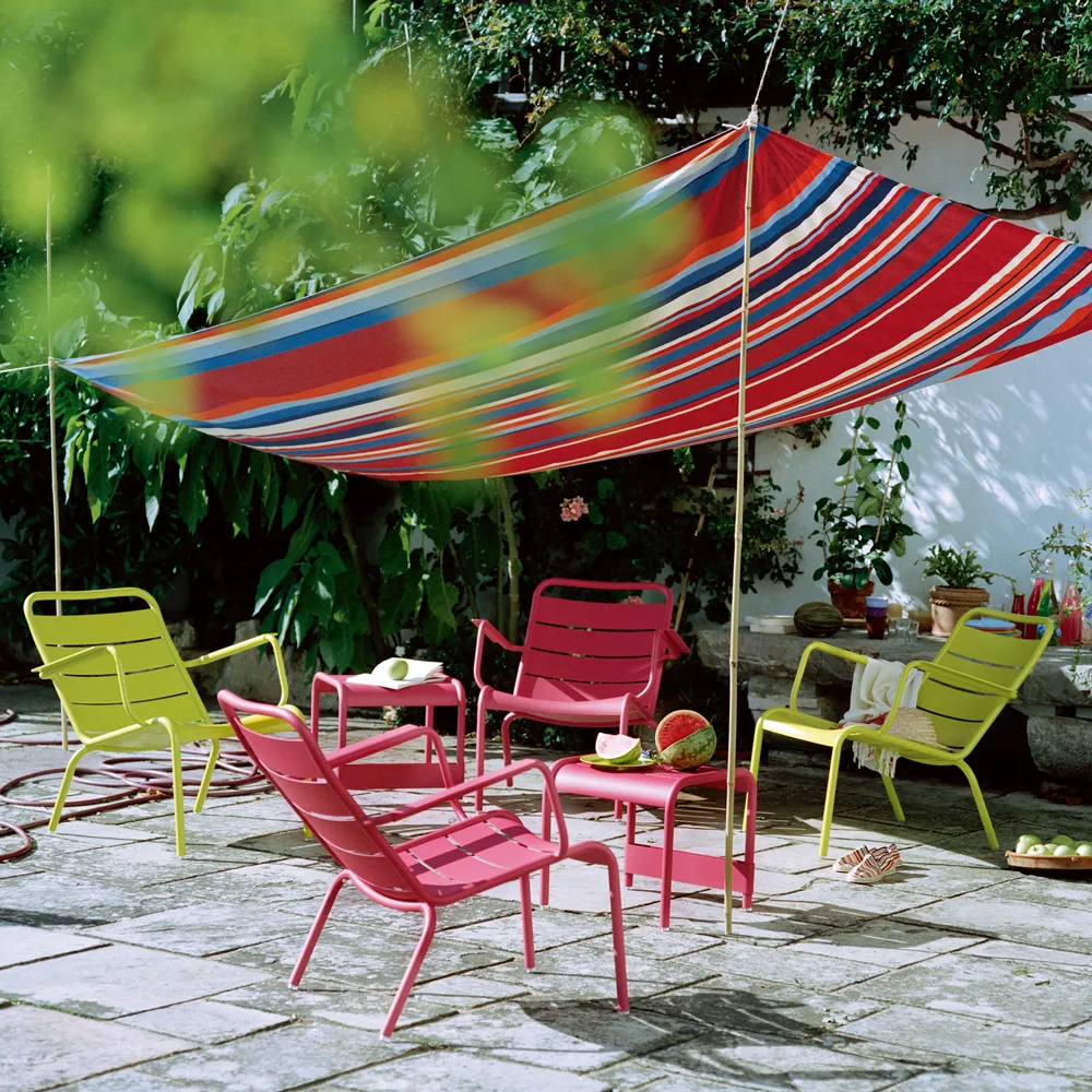 Luxembourg bord/fotpall, Acapulco blue (blå), small Fermob