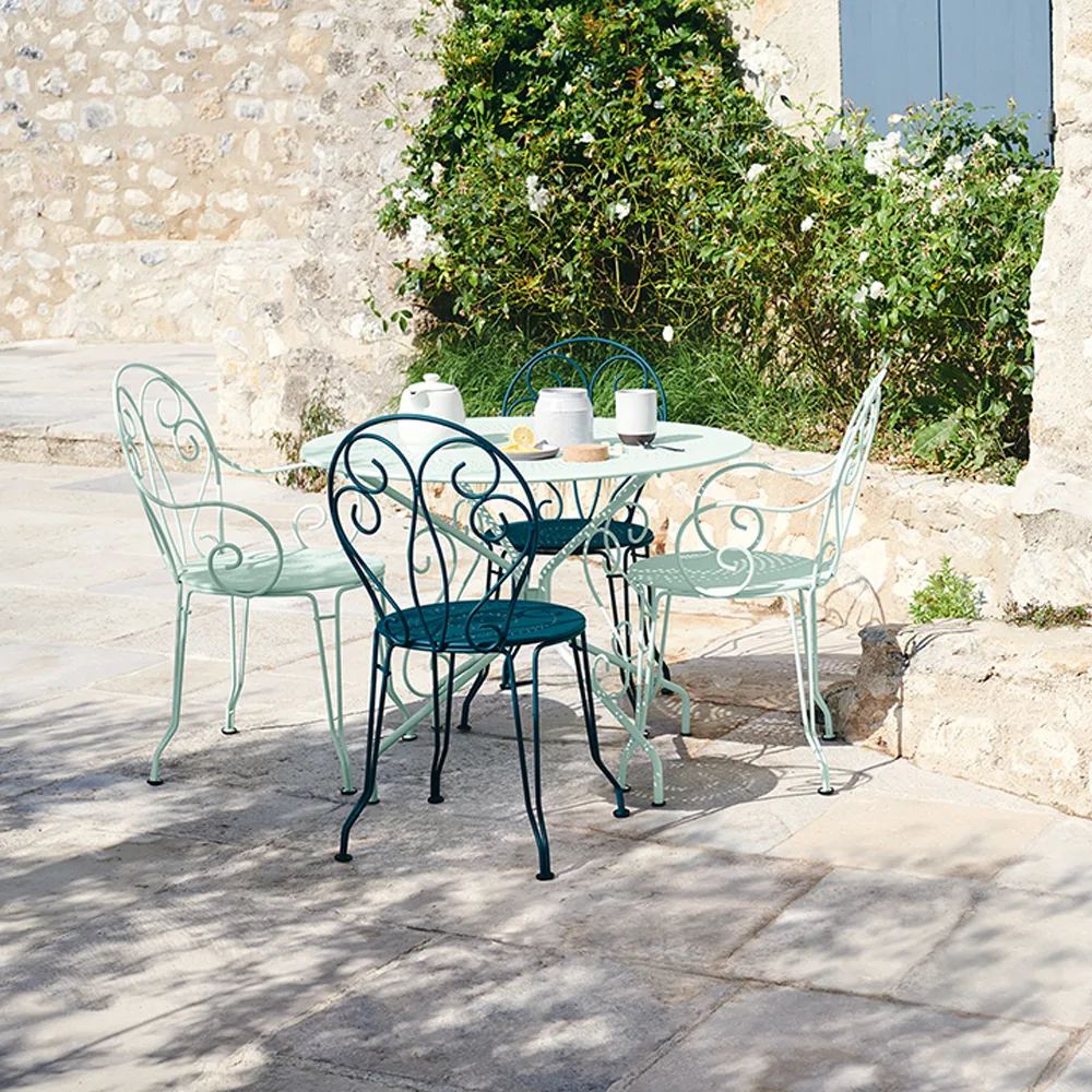 Montmartre karmstol, Nutmeg (beige) Fermob
