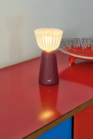 Swiing portabel bordslampa - Black cherry (vinröd) - Fermob
