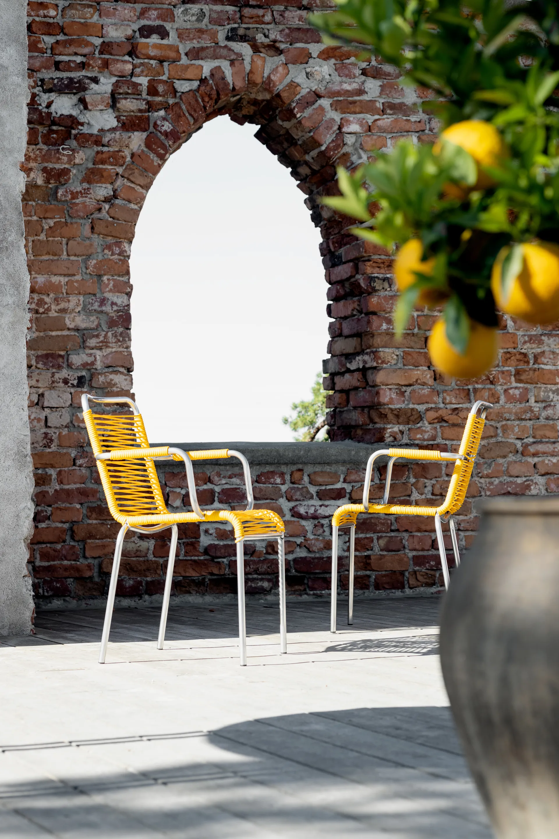 Mya karmstol aluminium, Yellow Fiam