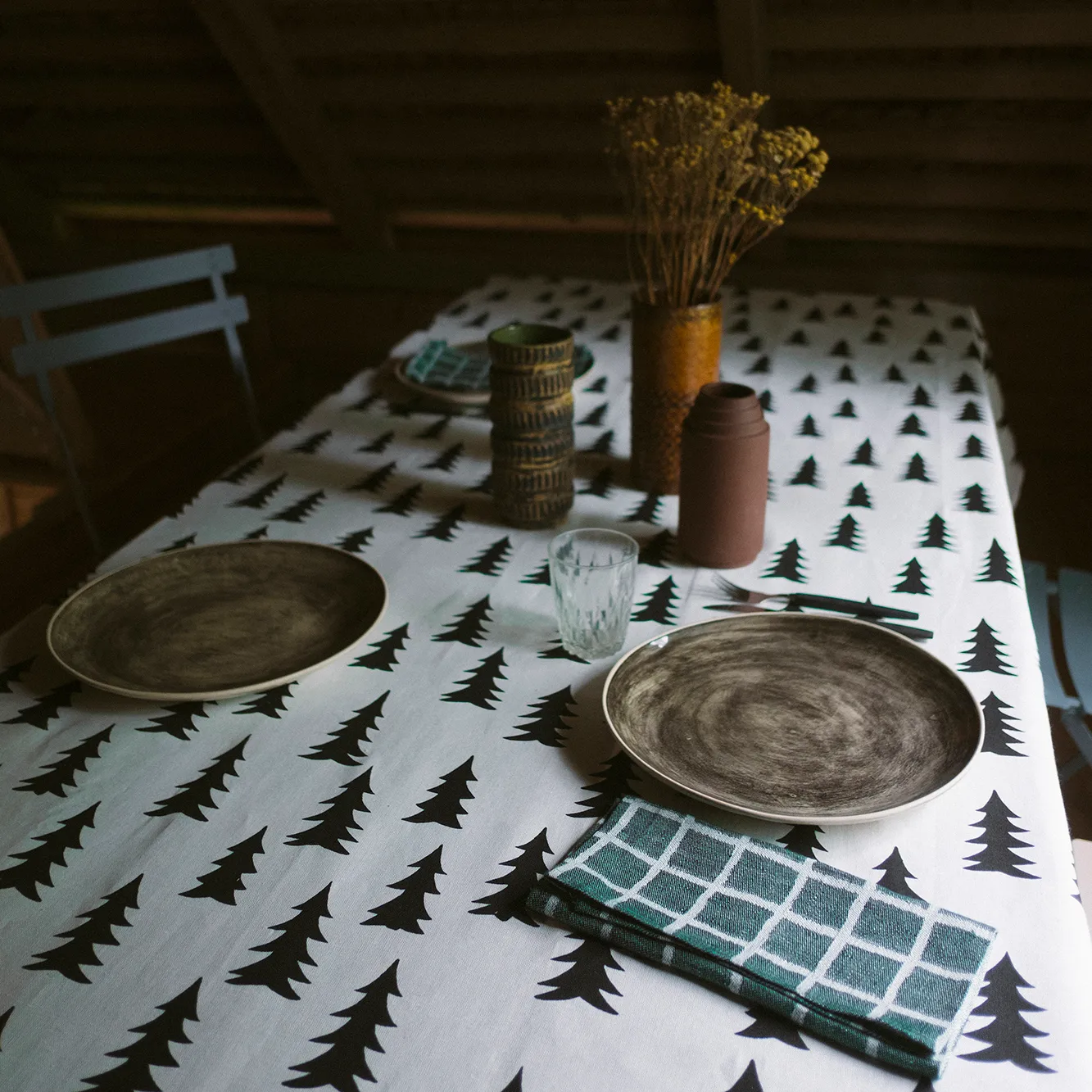 Gran bordsduk 147x250 cm, Svart-vit Fine Little Day